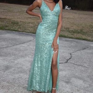 Prim dress